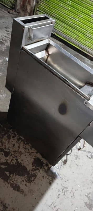 gas fryer bilkul thek hai 9