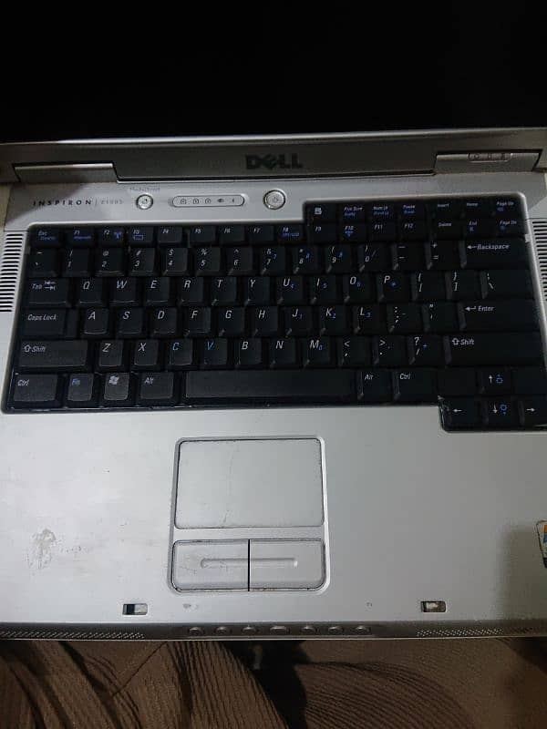 DELL INSPIRON WITHOUT BETTER CHARGER AVAILABLE IN WORKING CONDITION 1