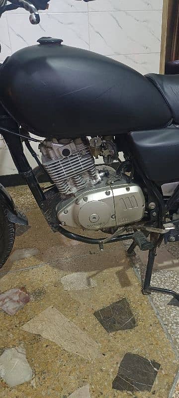 Suzuki GS 150 2