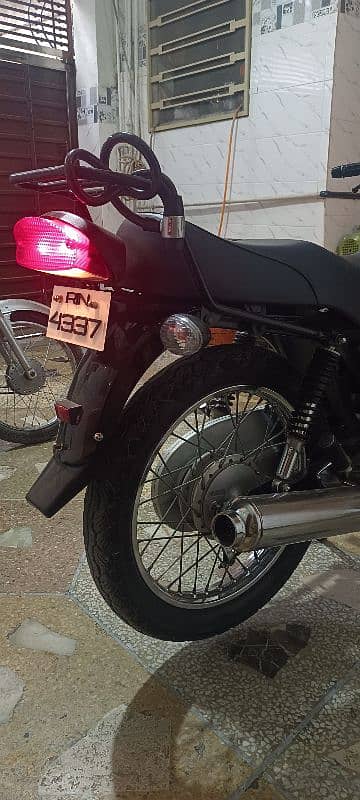 Suzuki GS 150 5