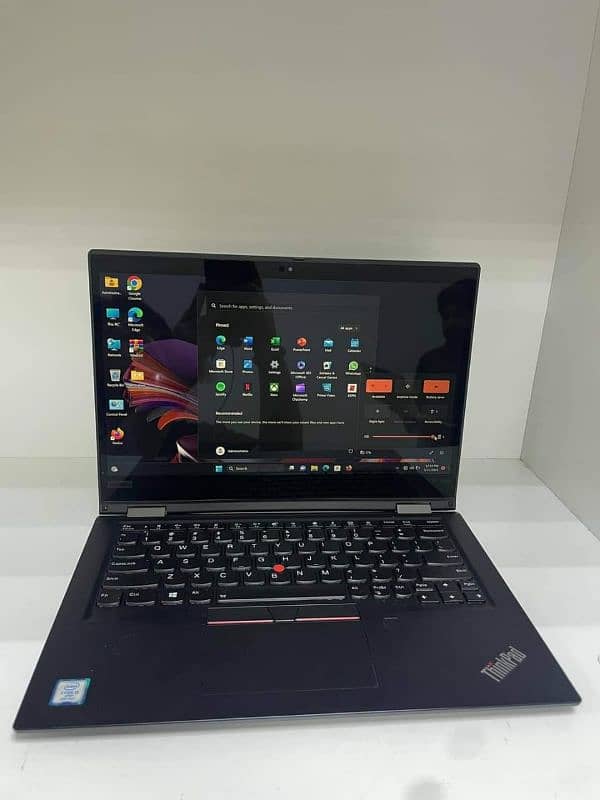 Lenovo Thinkpad Yoga x390 / with stylus pen  8th gen / Quadcore 0