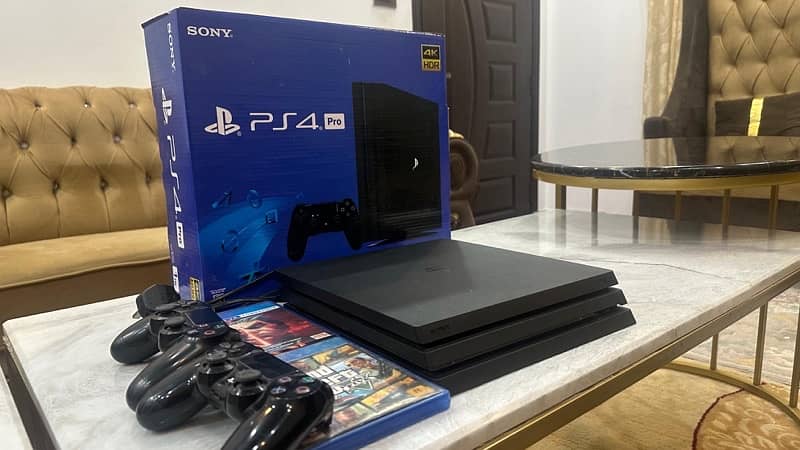 Ps4 pro 4k 1tb with games and membership 4