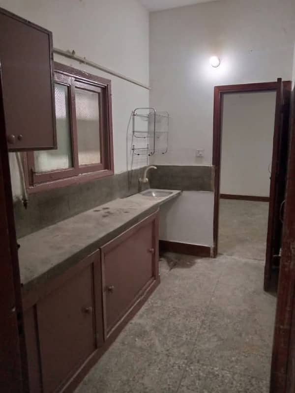 Flat For Sale In Mehmoodabad near Taj masjid ideal bakery 2