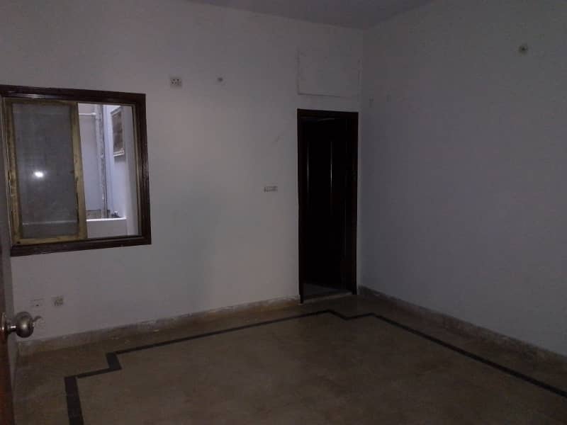 2 bed dd portion available for rent in north Karachi 3