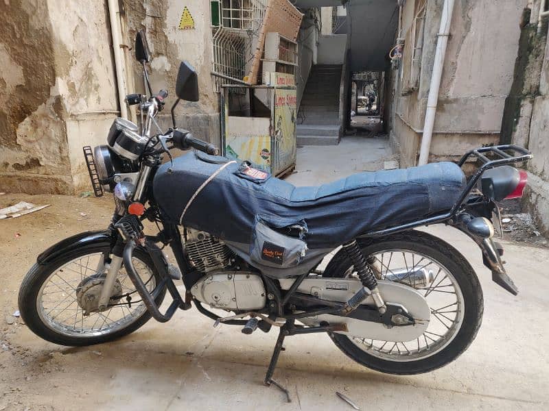 Suzuki GS 150 2018 4