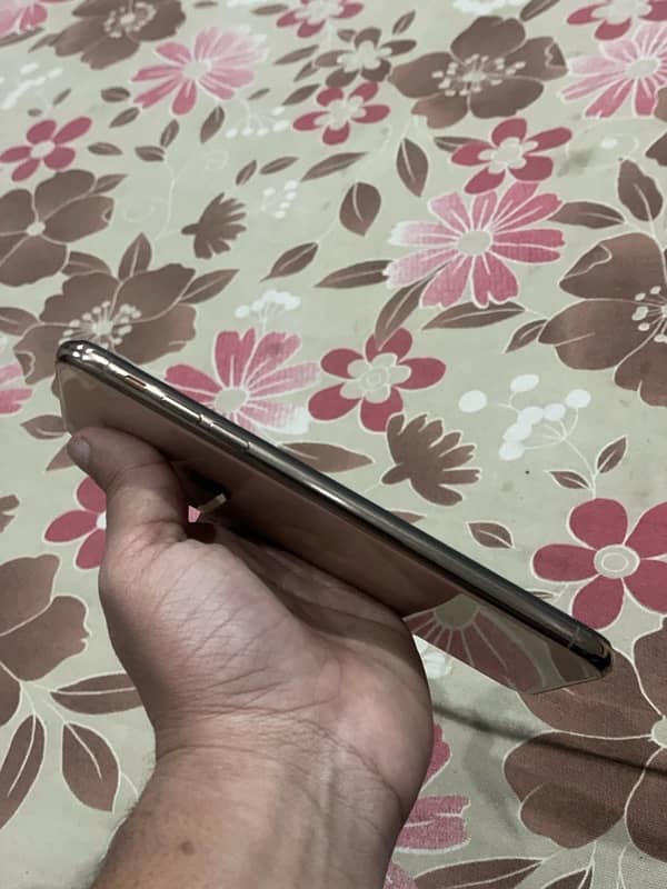 iphone Xsmax PTA 64GB 1