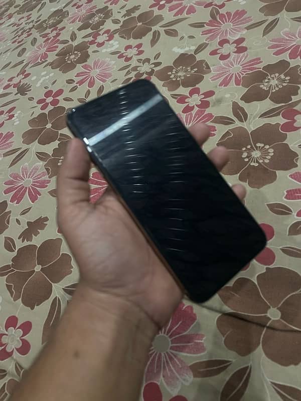 iphone Xsmax PTA 64GB 3