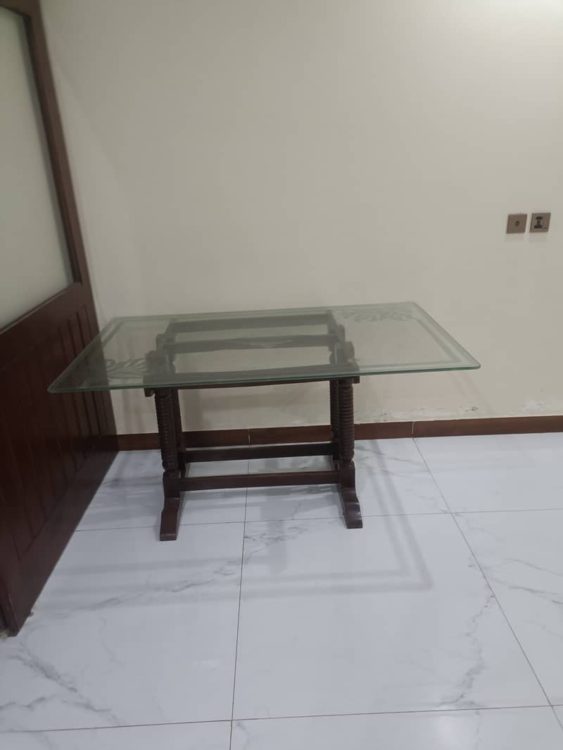 Dining table without chairs 3