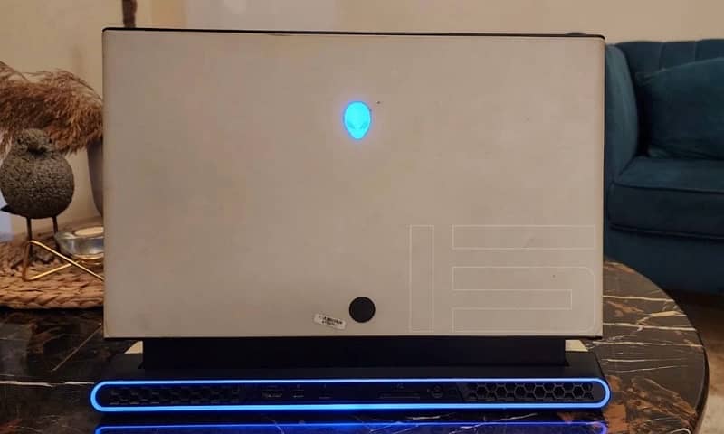 I7 Dell Alienware Gaming | 144Hz | RTX 6GB | Coffee lake H processor 2