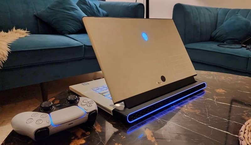 I7 Dell Alienware Gaming | 144Hz | RTX 6GB | Coffee lake H processor 4