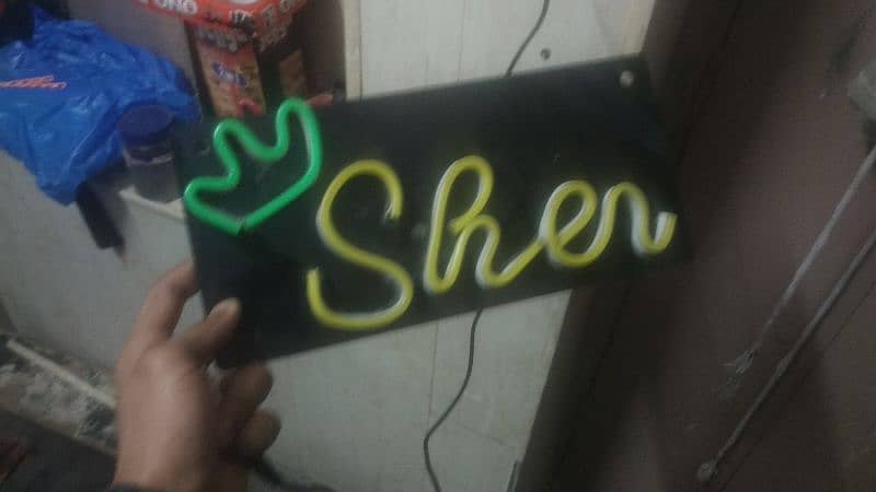 neon board (sher with crown) 0