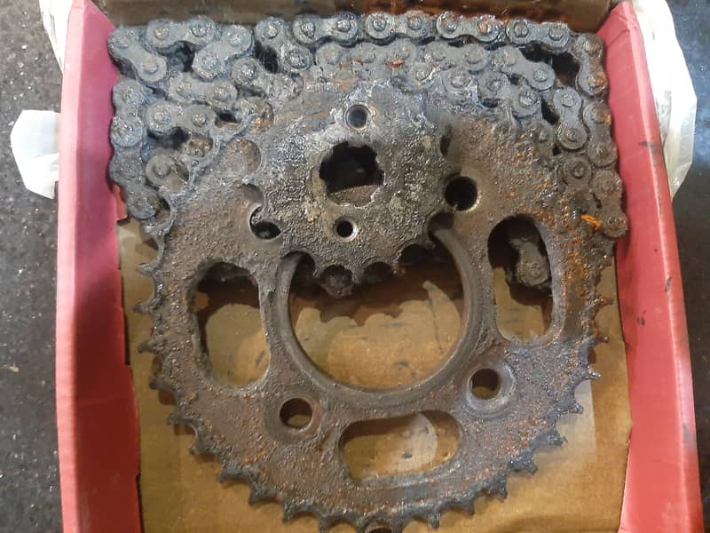 125 chain sprocket and kick for sale 2