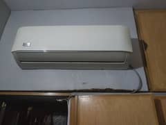 urgent sale 1.5 ton inverter ac running condition