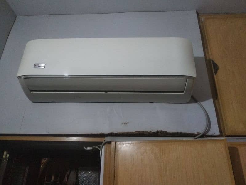 urgent sale 1.5 ton inverter ac running condition 0