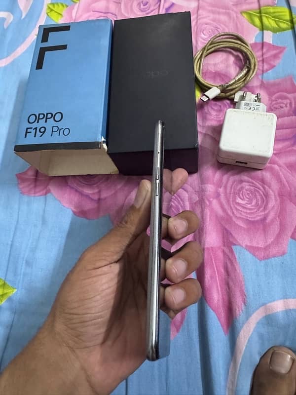 Oppo f19 pro 3