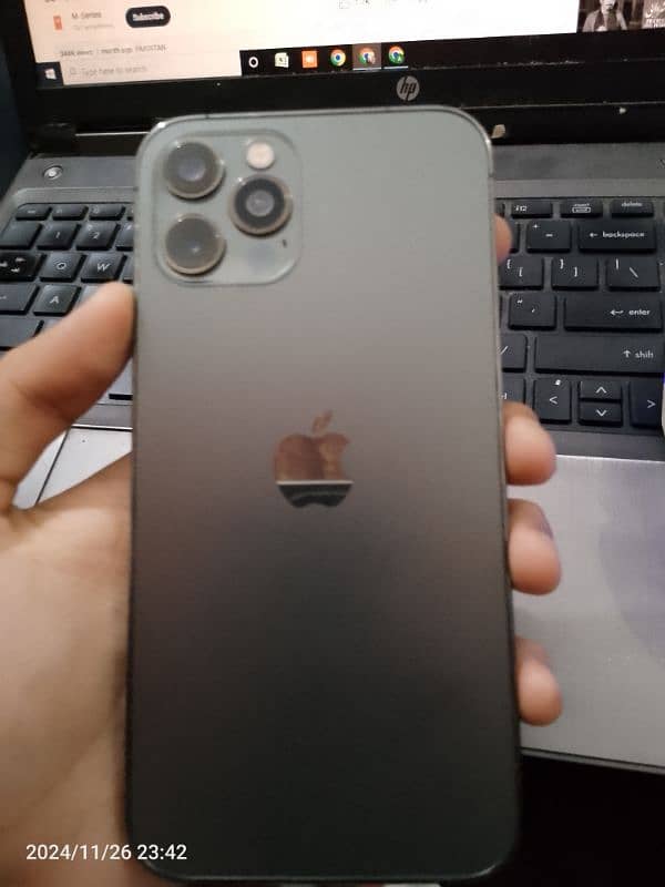 I phone 12 pro 4