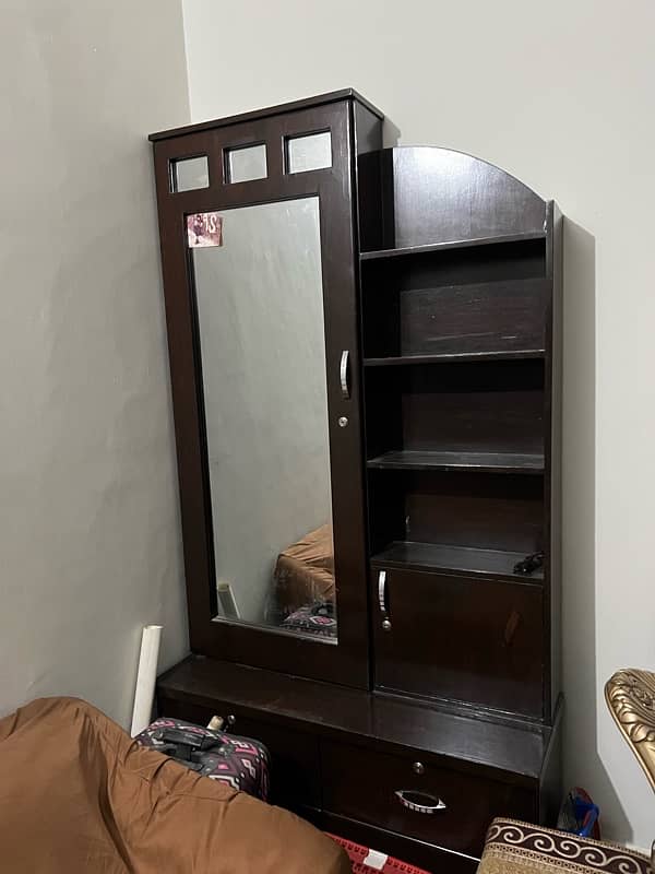 New design dressing table and 2 side tables  urgent sale 2