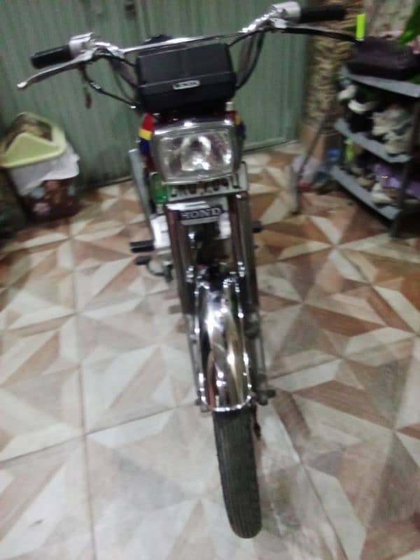 Honda 125 2004 model bht hi care sa rakha  original 03289492356 4