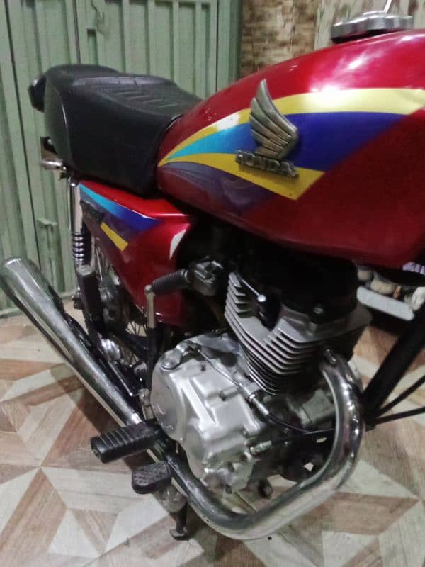 Honda 125 2004 model bht hi care sa rakha  original 03289492356 7