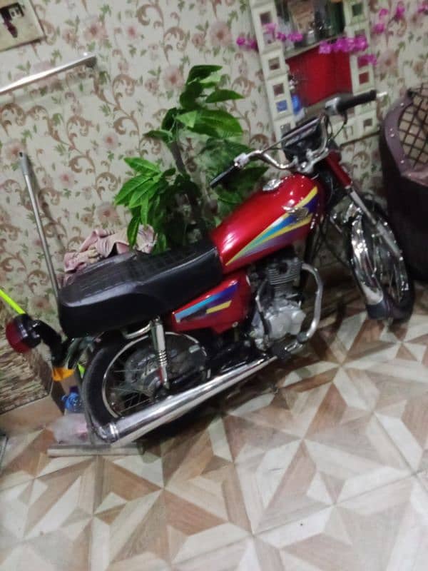 Honda 125 2004 model bht hi care sa rakha  original 03289492356 9