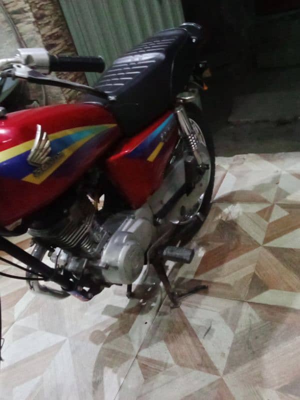 Honda 125 2004 model bht hi care sa rakha  original 03289492356 14