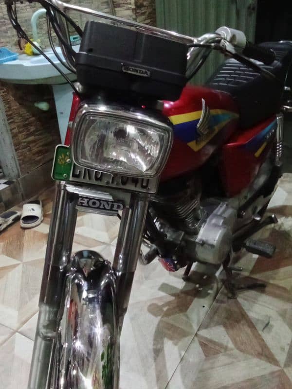 Honda 125 2004 model bht hi care sa rakha  original 03289492356 15