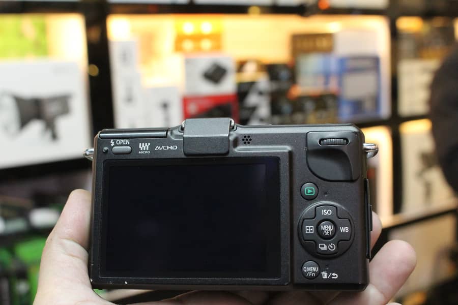 Lumix GF2 Mirrorless Camera + 14-42mm Lens 4