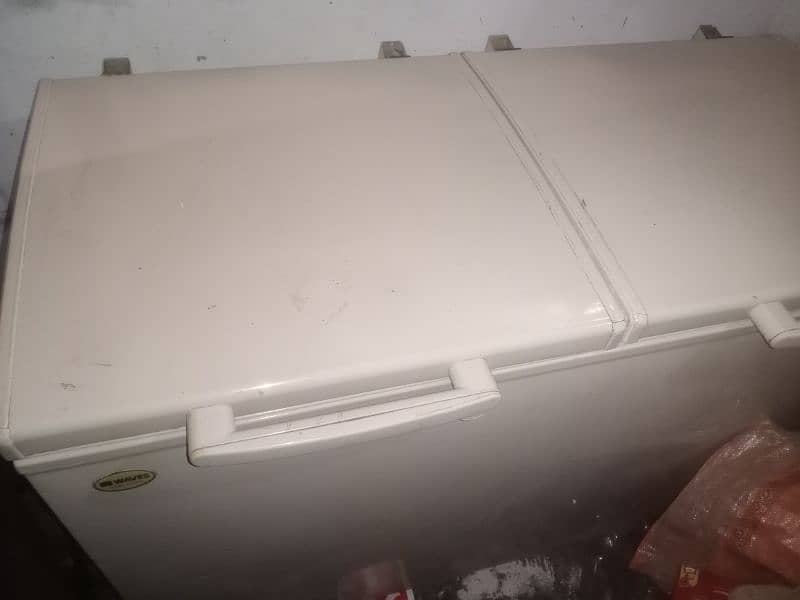 freezer for wavas company 10 by 8 condition--content no# +923085942032 1