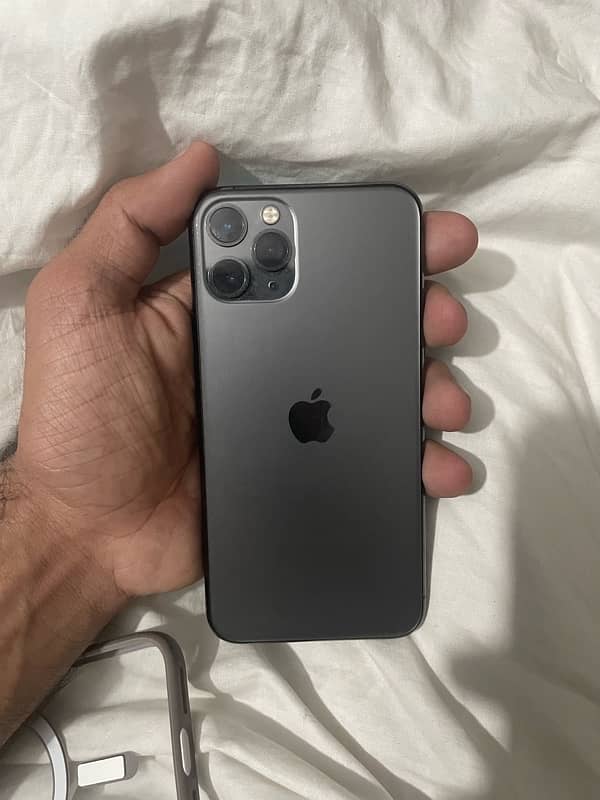 iPhone 11pro pta approved 5