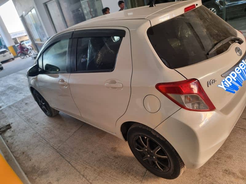 Toyota Vitz 2013 9