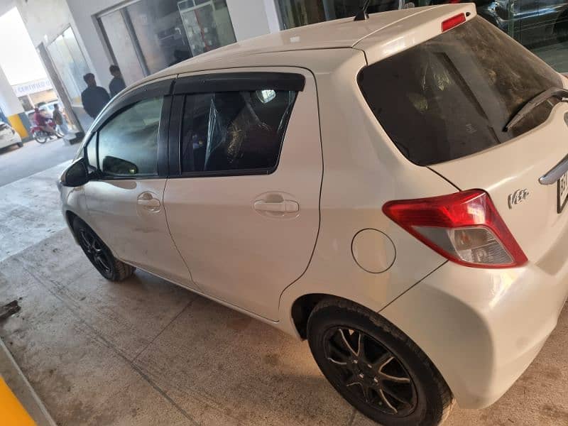 Toyota Vitz 2013 11