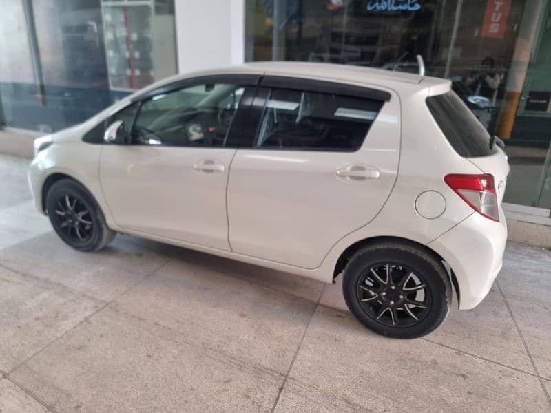 Toyota Vitz 2013 15