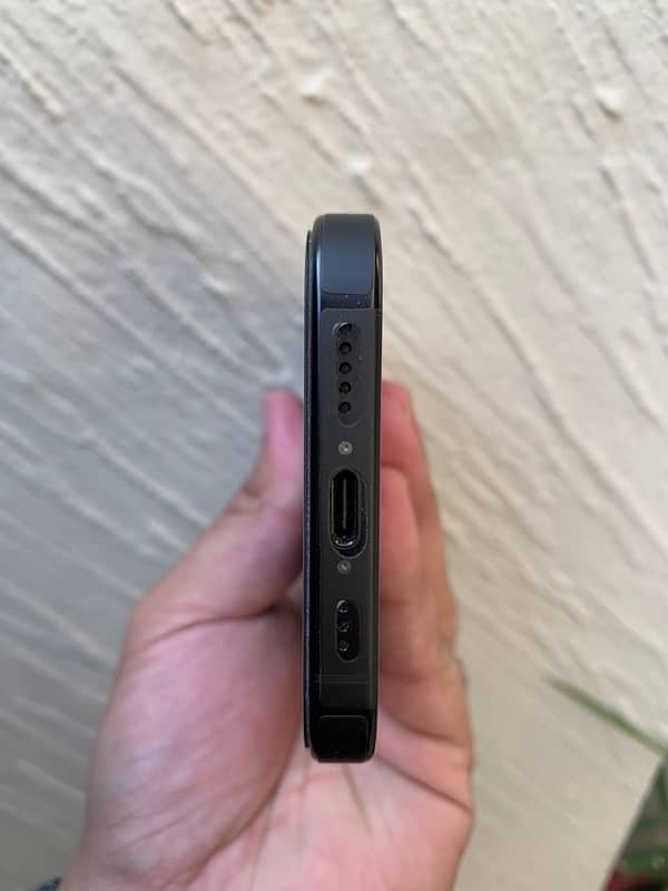 iPhone 16 Pro 256gb Black 6