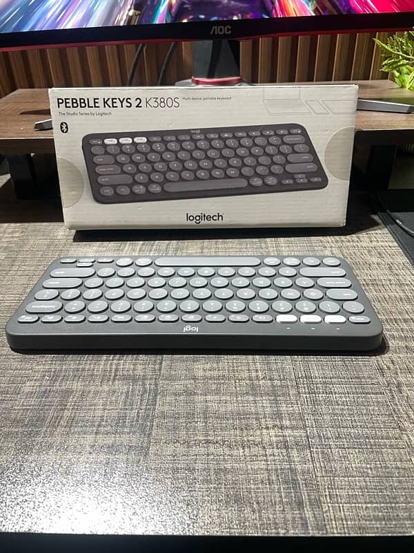 Logitech K830s Pebble Keys 2 Bluetooth Wireless Keyboard 2