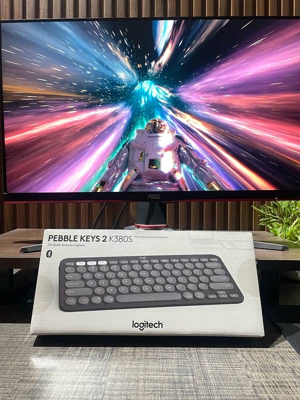 Logitech K830s Pebble Keys 2 Bluetooth Wireless Keyboard 3