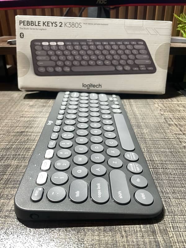 Logitech K830s Pebble Keys 2 Bluetooth Wireless Keyboard 5