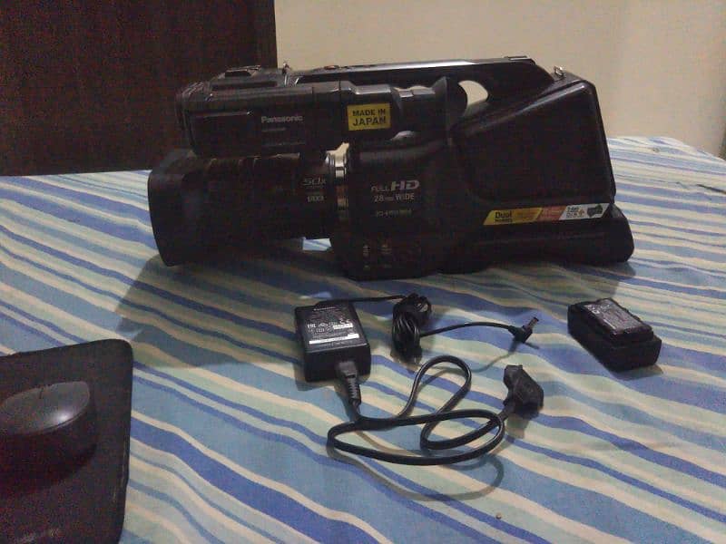 MDH2M PANASONIC VIDEO CAMERA 10/10 CONDITION 0