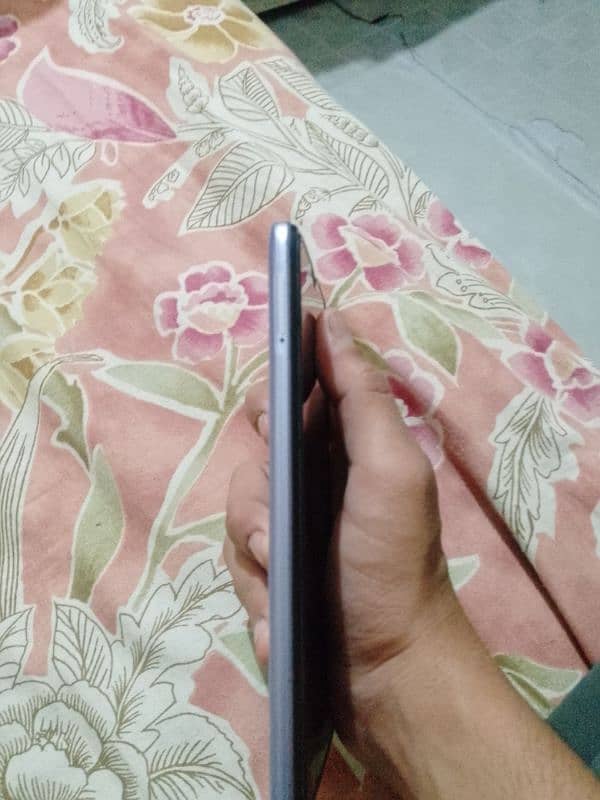 Infinix hot 11 10/10 condition 4/64  with out box charger 3