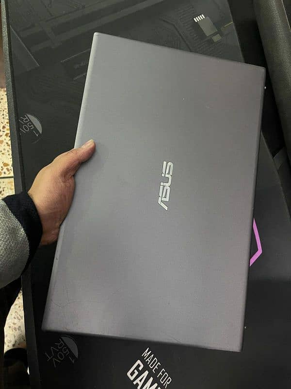 Asus vivobook 7