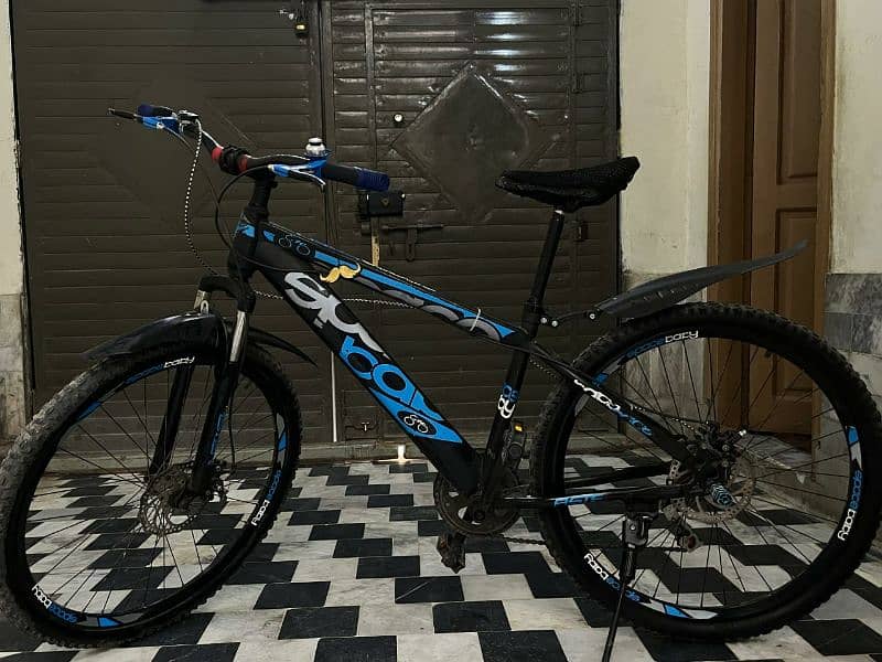 Mountain Gear bicycle 10/10 Condition 1