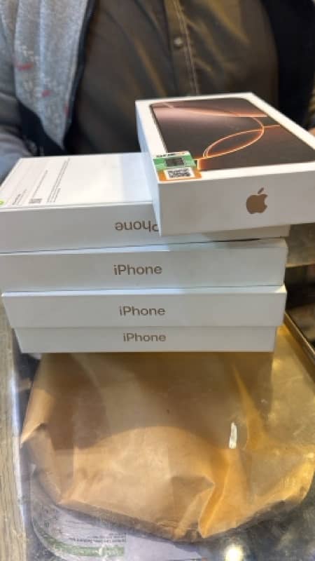 IPHONE 16 PRO MAX 256Gb OFFICIAL PTA APPROVED BOX PACKED 0