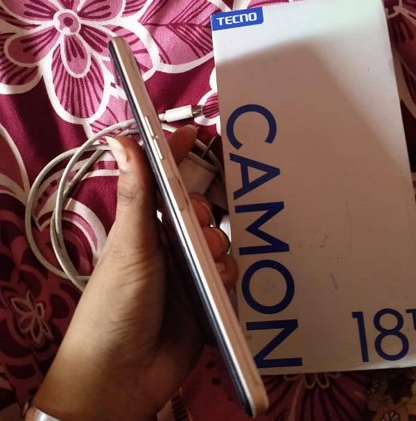 Camon 18T 1