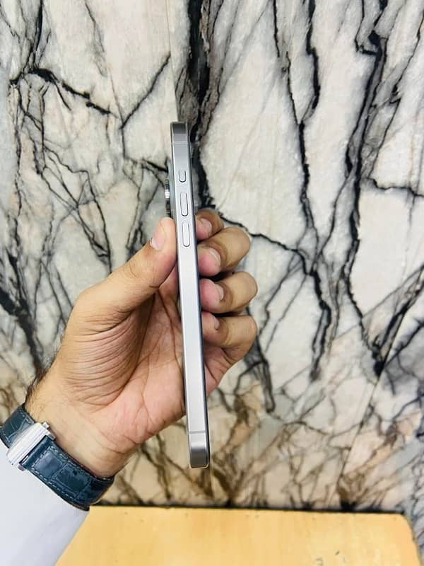 iphone 15 pro max jv 10/10 natural titanium 3