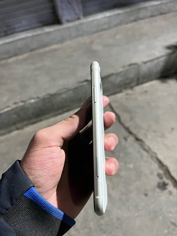 iPhone 11 Dual Physical 1