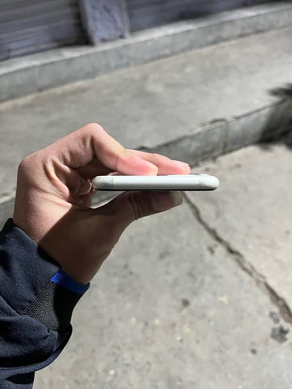 iPhone 11 Dual Physical 3