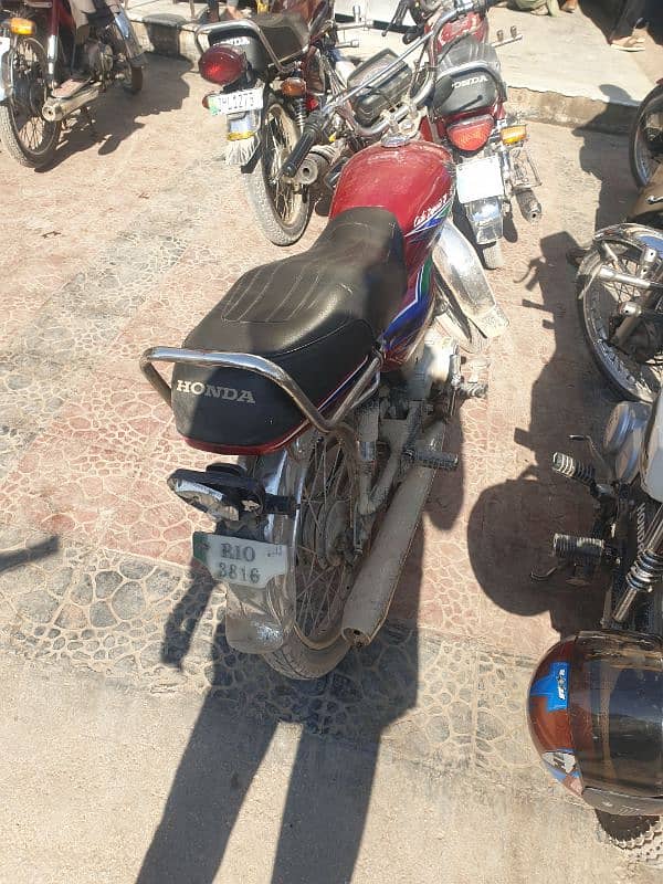 honda CD 70 2013 model condiction pic ma dakh sakty ho 1