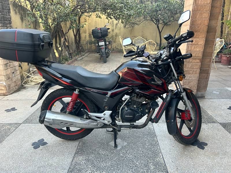 HONDA CB 150F 4