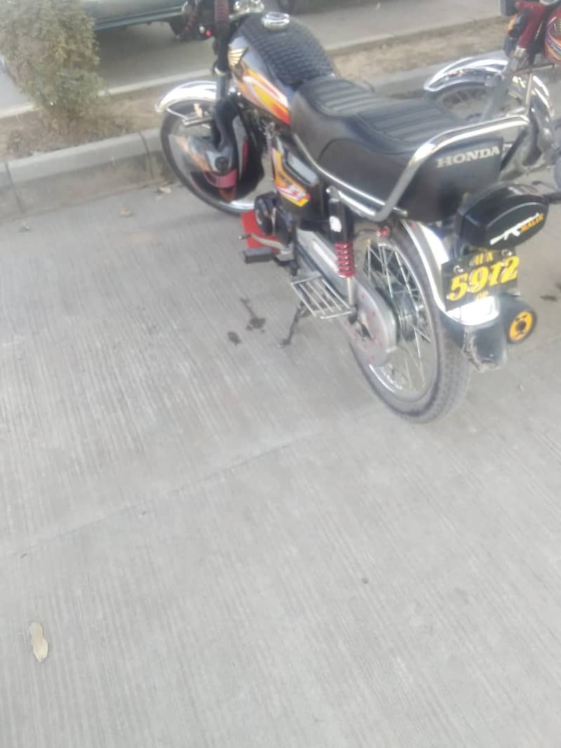 Honda CG 125 2022 3