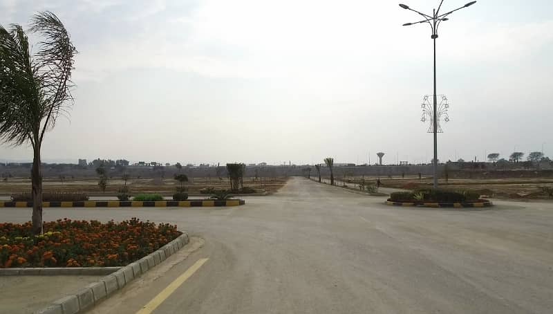 Telegarden F-17 Multi Best location Kanal Plot For Sale 1