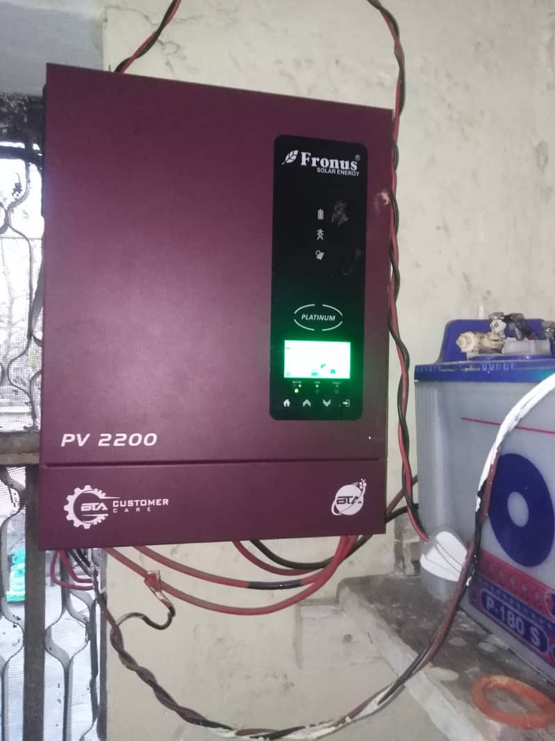 Fronus PV 2200 with Osaka 130 amp Battery 1